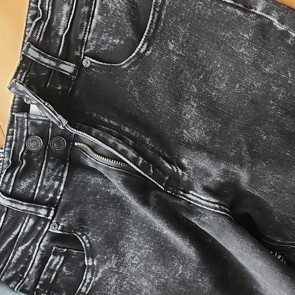 Jeans - Picture 3 of 3